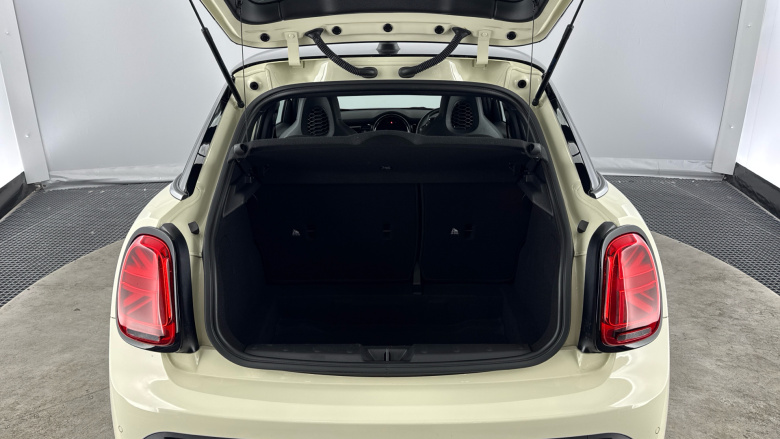 MINI Hatchback 1.5 Cooper Sport 5dr Petrol Hatchback